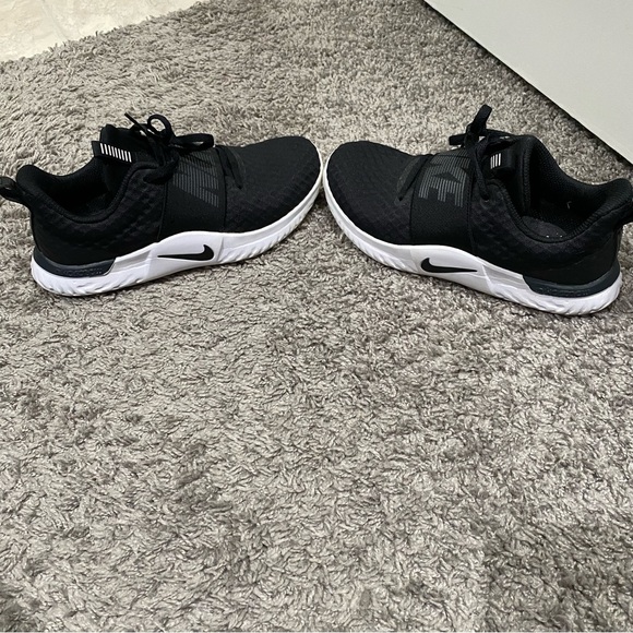 Nike Shoes - Nike Comfort Women’s Shoes - size 6.5